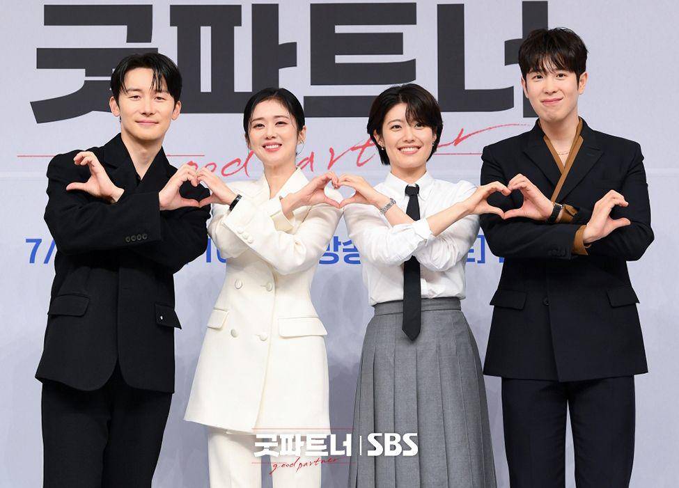 Pemeran drama Good Partner (instagram.com/sbsdrama.official)