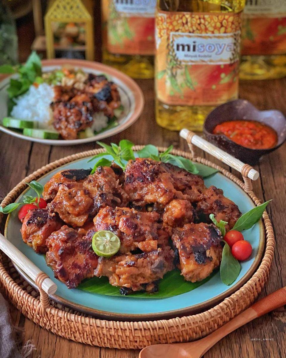 ayam bumbu rujak (instagram.com/koh_aming)