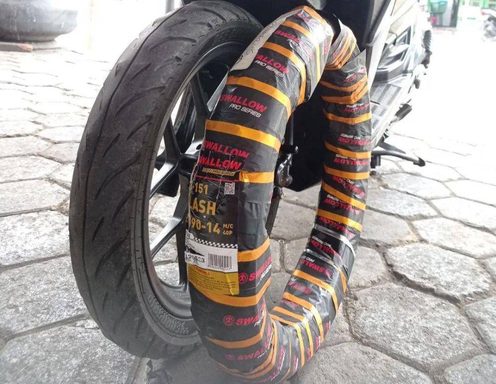 ilustrasi ban NMAX Swallow SB-151 Slash Pro Series (instagram.com/bakoelban_official)
