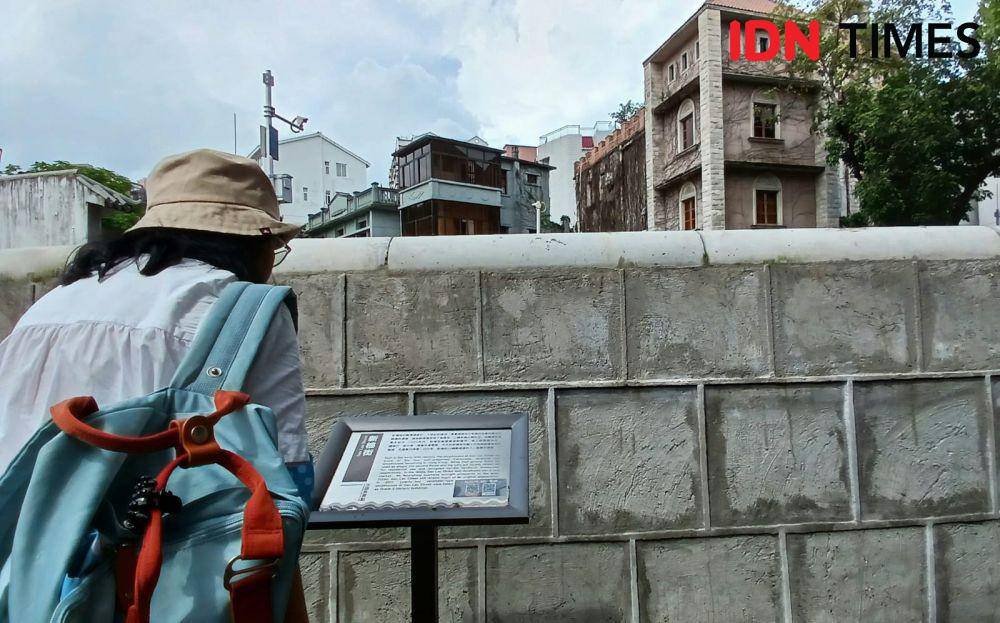 Sha Tau Kok berlokasi di Distrik Utara Hong Kong. Lokasi ini berbatasan langsung dengan negara China, yaitu wilayah Shenzhen. (IDNTimes/Febriana Sinta)