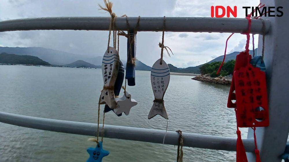 Sha Tau Kok berlokasi di Distrik Utara Hong Kong. Lokasi ini berbatasan langsung dengan negara China, yaitu wilayah Shenzhen. (IDNTimes/Febriana Sinta)