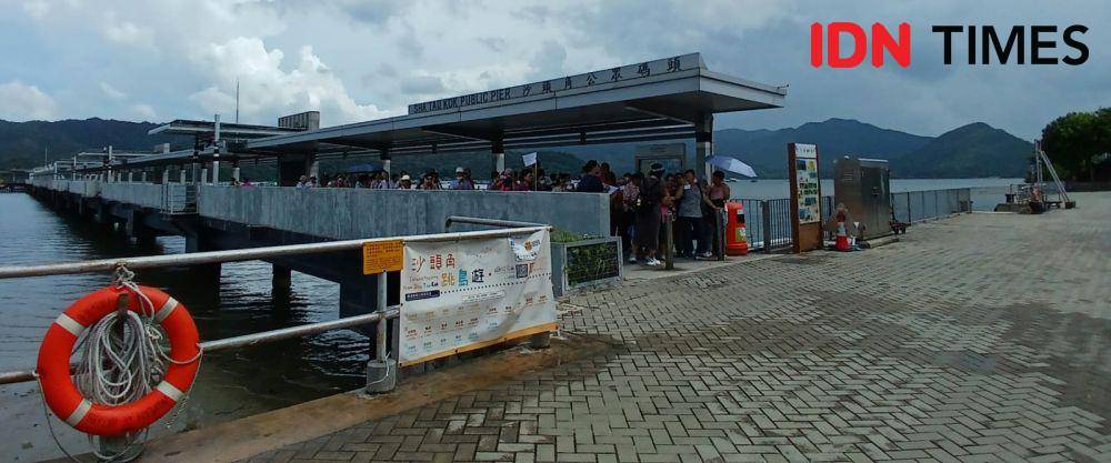 Sha Tau Kok berlokasi di Distrik Utara Hong Kong. Lokasi ini berbatasan langsung dengan negara China, yaitu wilayah Shenzhen. (IDNTimes/Febriana Sinta)