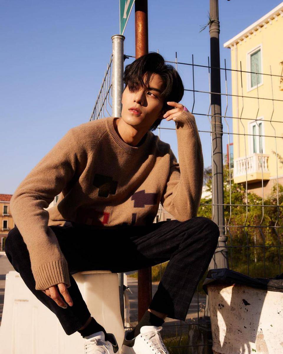outfit soft boy ala Net Siraphop (instagram.com/net_siraphop)