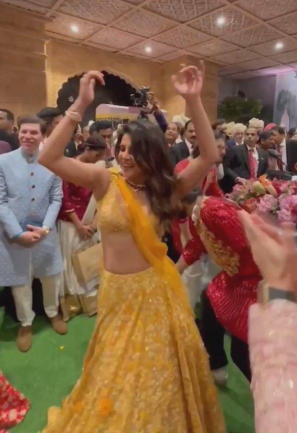 potret Priyanka Chopra dan Nick Jonas di pernikahan Anant Ambani (instagram.com/anx.media)