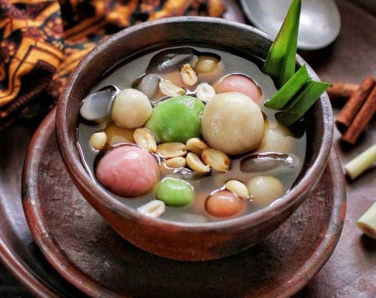 ilustrasi gambar wedang ronde (pinterest.com/Alessia Anja)