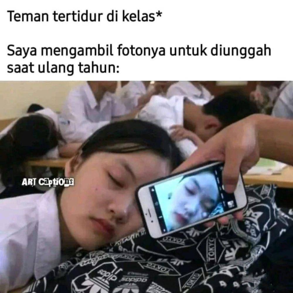 meme kejadian di kelas (instagram.com/randomcurryan)