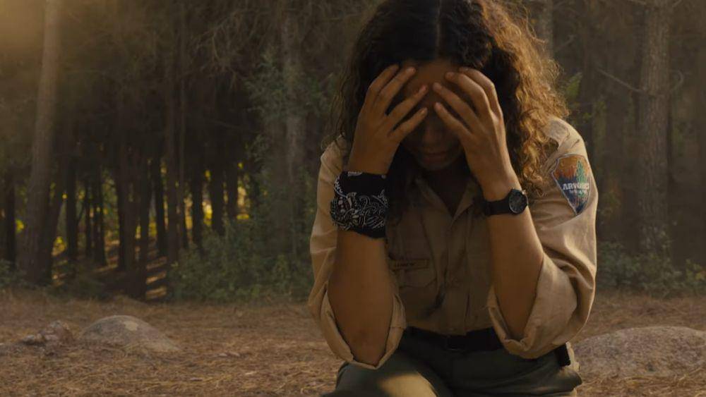 cuplikan film Lovely, Dark, and Deep (dok. XYZ Films/Lovely, Dark, and Deep)