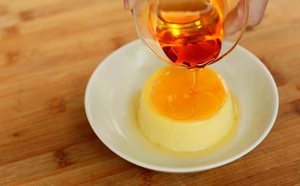 ilustrasi membuat Hokkaido caramel pudding (youtube.com/Devina Hermawan)