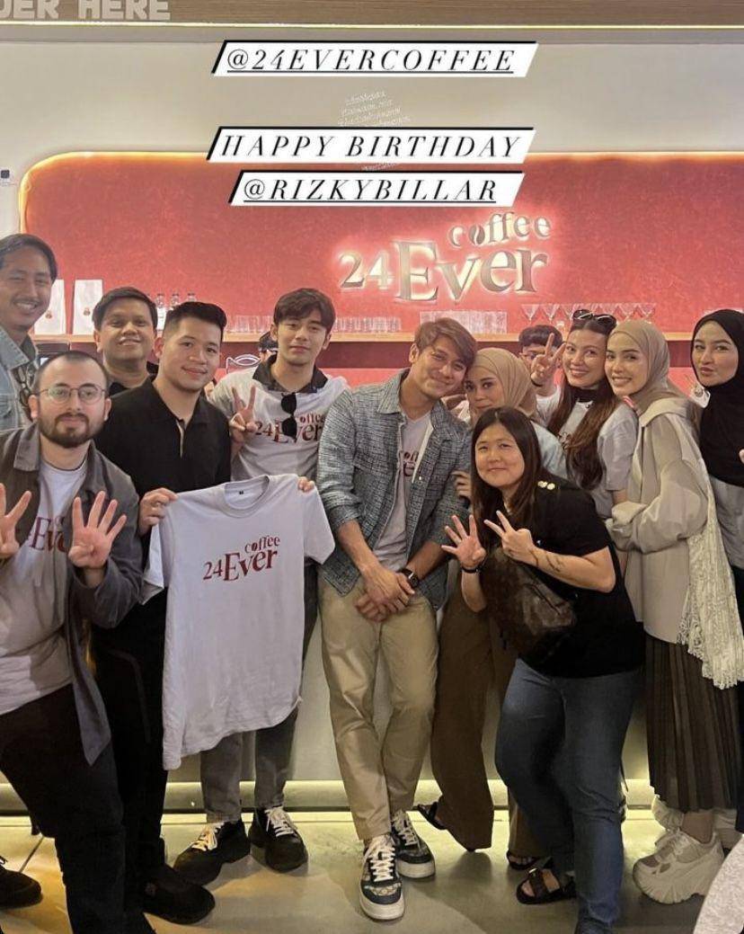 potret artis hadiri coffee shop baru Lesti Kejora dan Rizky Billar (Instagram.com/havizadevianjani)