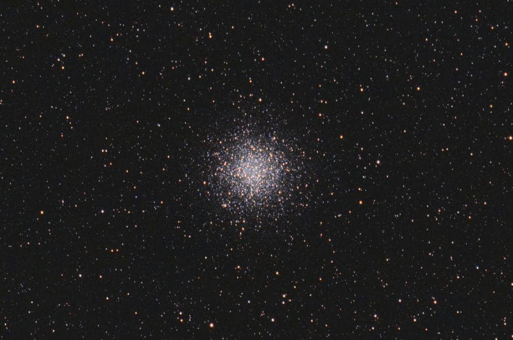 Messier 55 (commons.wikimedia.org/Hewholooks)