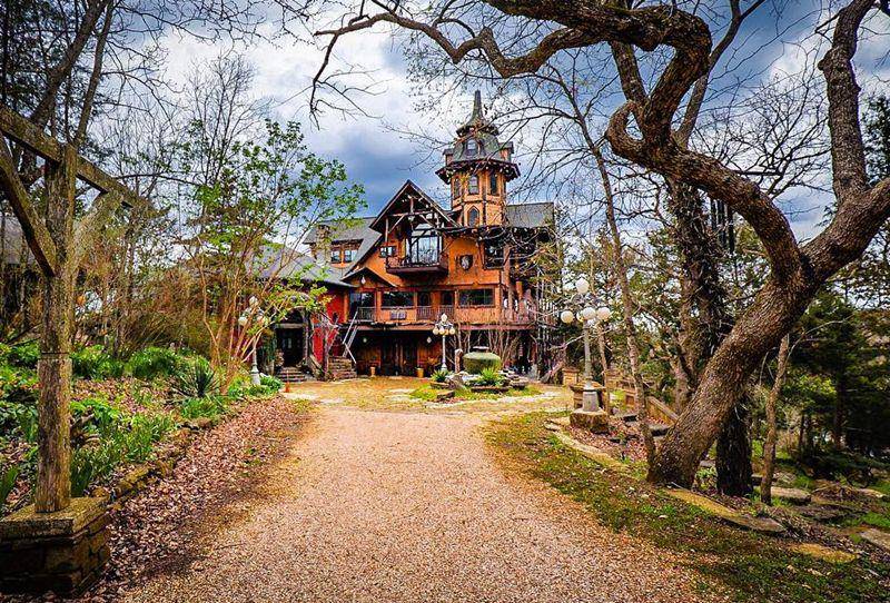 Castle Rogue’s Manor (instagram.com/oliver_asis)