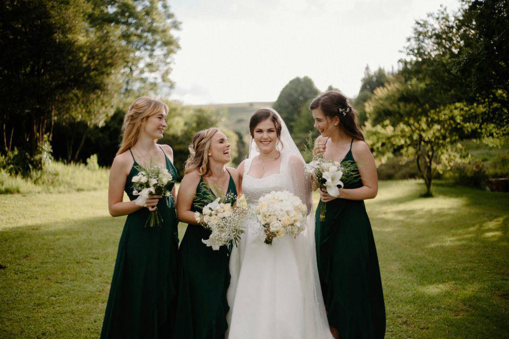 12 Inspirasi Hadiah Istimewa untuk Bridesmaid, Bikin Mereka Terkesan!