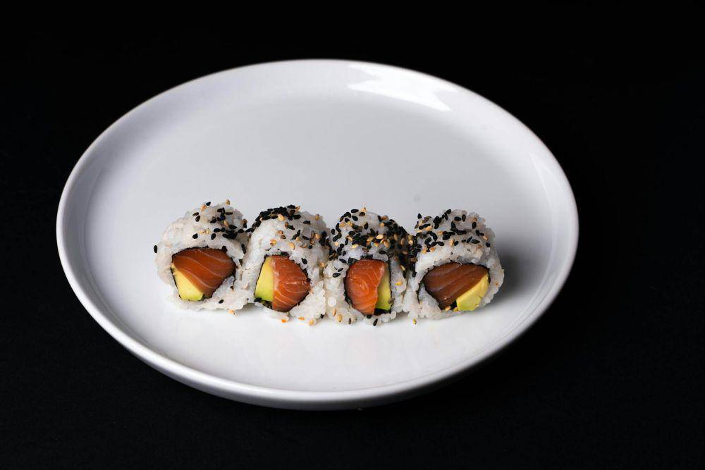 ilustrasi sushi roll (pexels.com/Yang Hao)