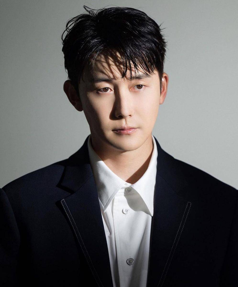 Kim Jun Han (instagram.com/junhan__kim)