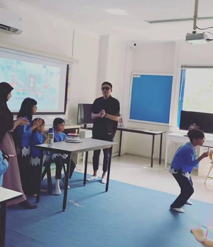 potret perayaan ultah Miskha di sekolah bareng Desta dan Natasha (instagram.com/desta80s)