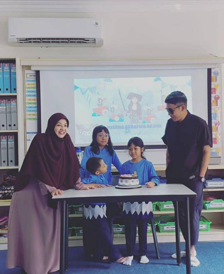 potret perayaan ultah Miskha di sekolah bareng Desta dan Natasha (instagram.com/desta80s)