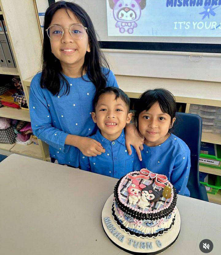 potret perayaan ultah Miskha di sekolah bareng Desta dan Natasha (instagram.com/desta80s)