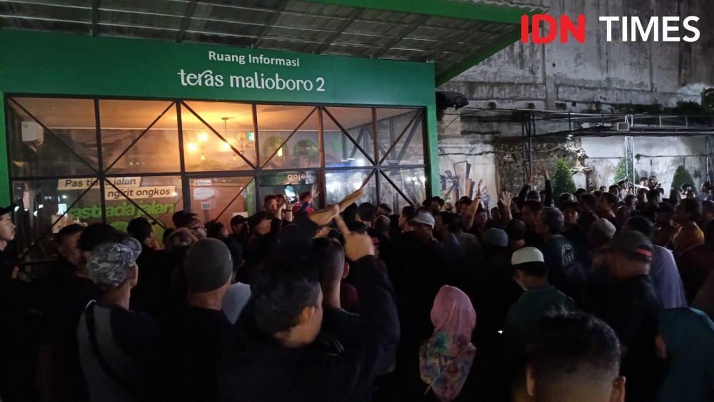 Penertiban PKL di Area Teras Malioboro 2 Diwarnai Kericuhan