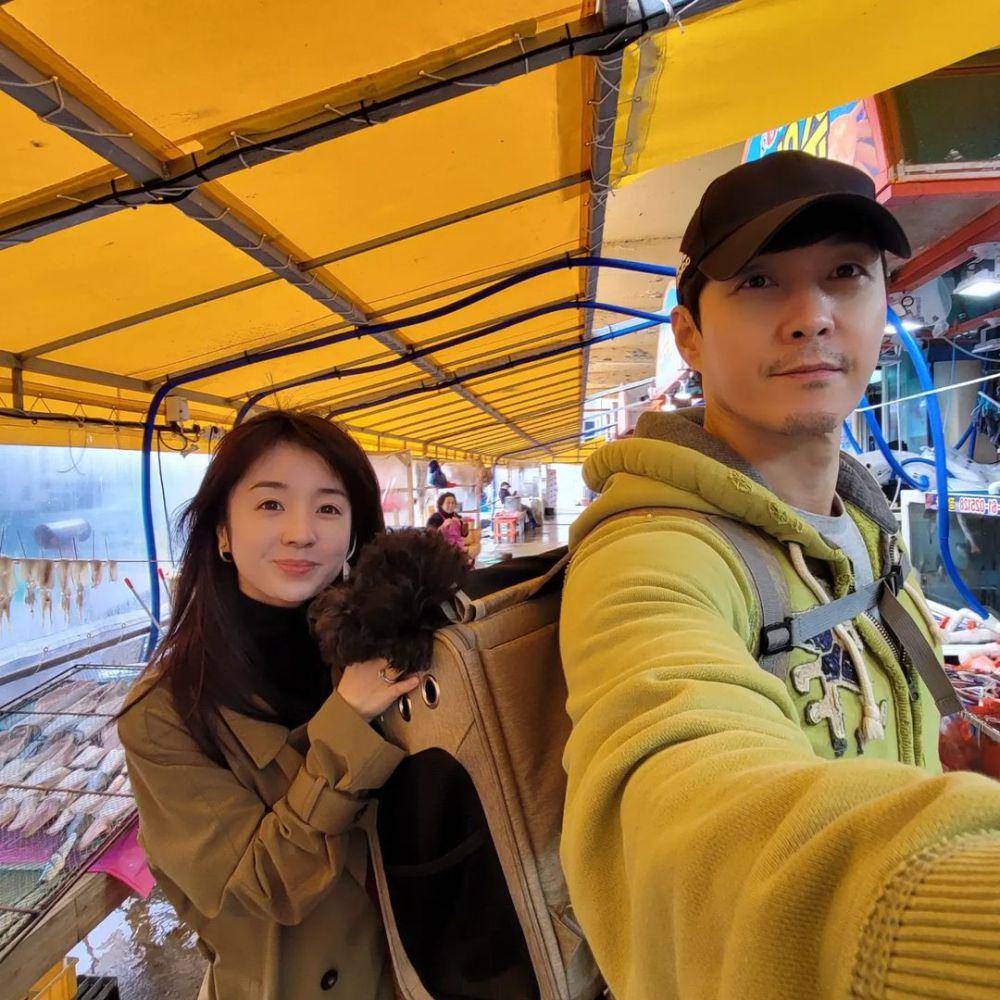 momen mesra Hirai Saya dan Shim Hyung Tak (instagram.com/tak9988)
