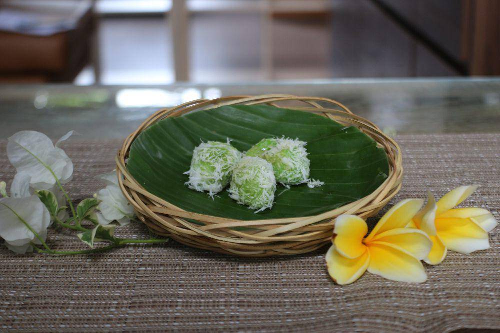 kue klepon khas jawa (commons.m.wikimedia.org/Joseagush)