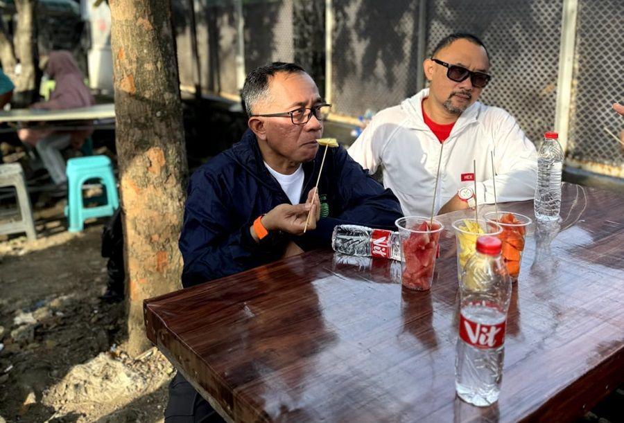 Bangun Chemistry, Ronal-Asep Ngobrol Bandung Sambil Sarapan Kupat Tahu