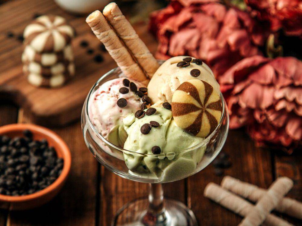 ilustrasi ice cream (freepik.com/KamranAydinov)