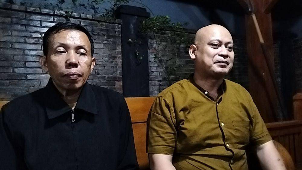 Wisnu dan Pimpinan Pemuda Pancasila saat konferensi pers di rumah Ketua Pemuda Pancasila Jateng Bambang Eko Purnomo. (IDN Times/Istimewa)