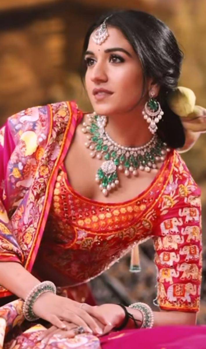 Baju pernikahan Radhika Merchant (instagram.com/rheakapoor)