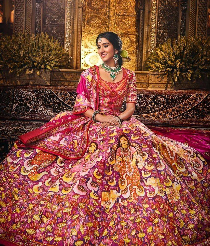 Baju pernikahan Radhika Merchant (instagram.com/rheakapoor)
