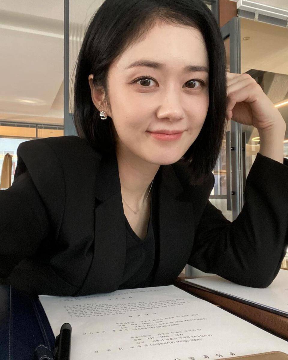 Jang Nara di balik layar drama Good Partner (instagram.com/nara0318)