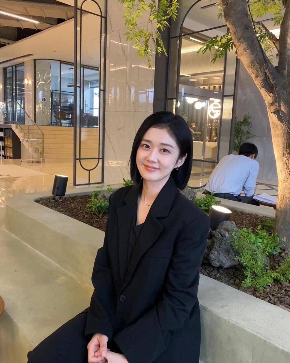 Jang Nara di balik layar drama Good Partner (instagram.com/nara0318)