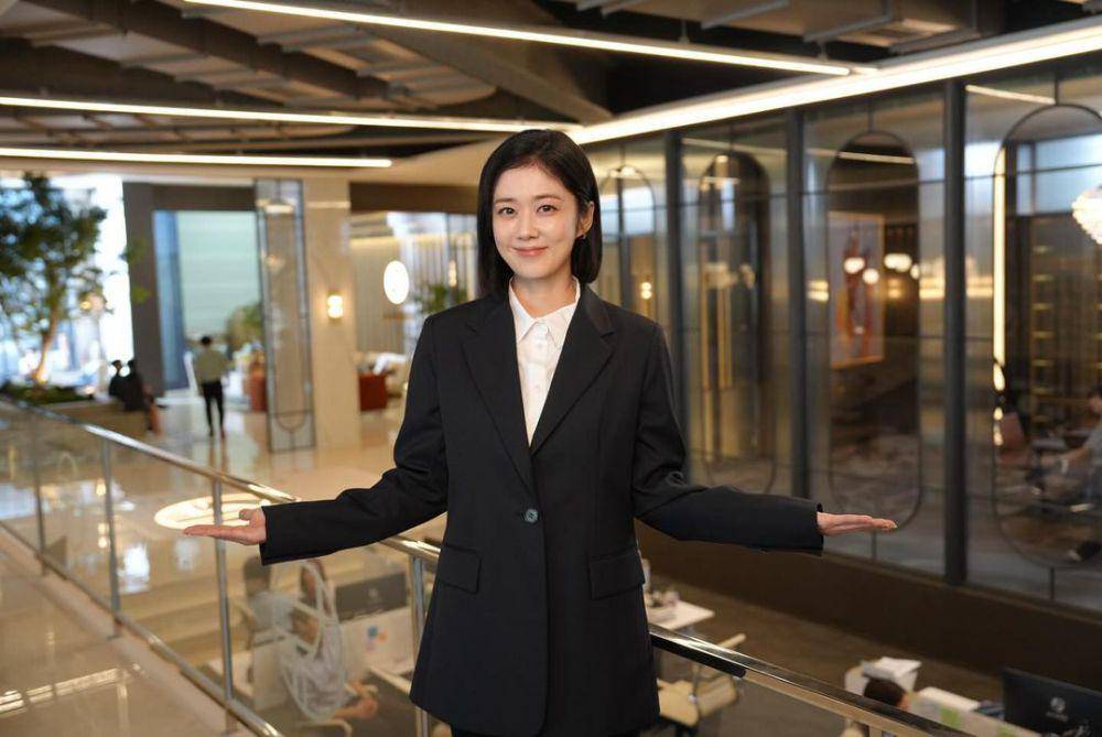 Jang Nara di balik layar drama Good Partner (instagram.com/nara0318)