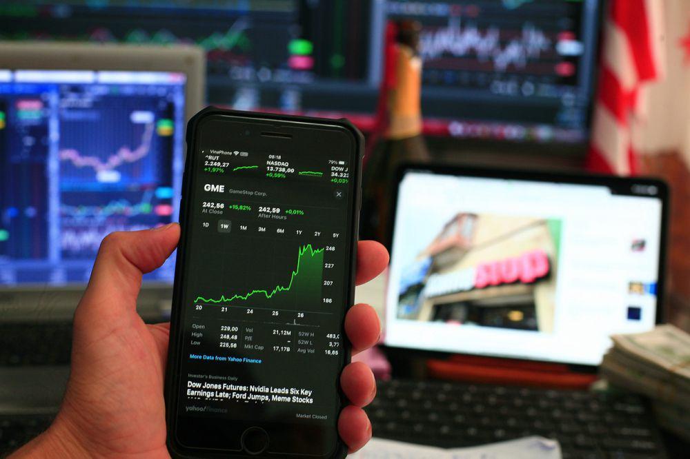 10 Saham Tercuan dan Terboncos Pekan Ini, Ada Milik Orang Terkaya RI