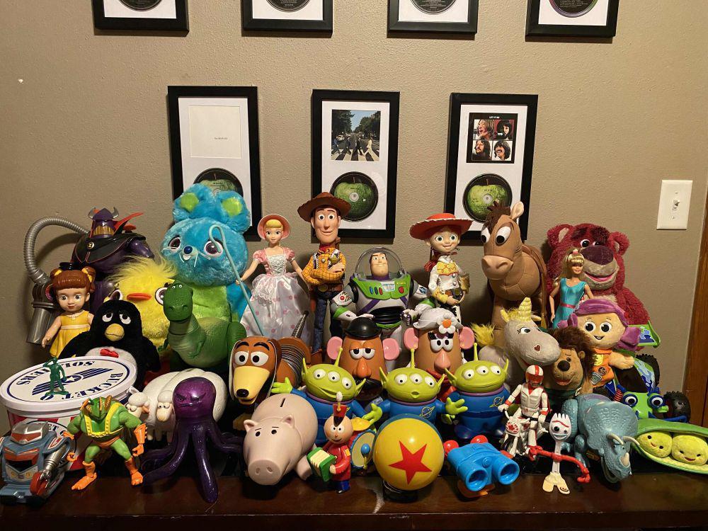 8 Potret Koleksi Toy Story, Ada Kolektor Khusus Buzz Lightyear!