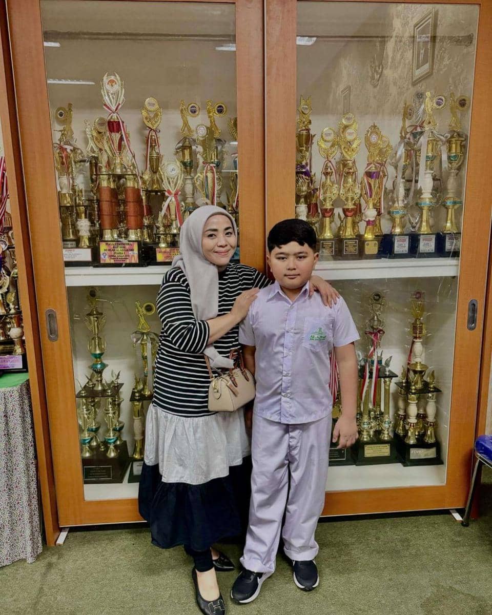 potret artis antar anak sekolah (instagram.com/muzdalifah999)