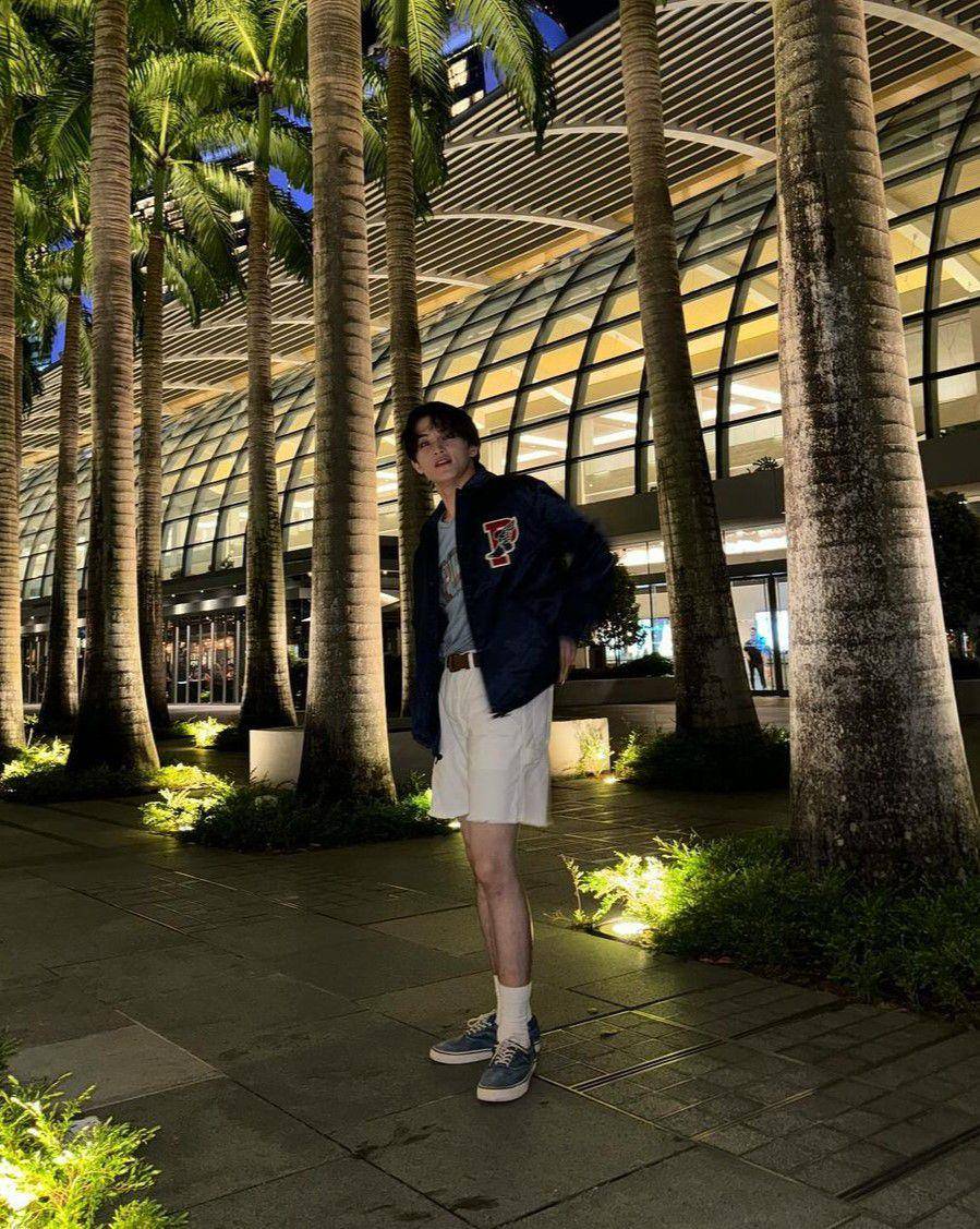 outfit street style ala Mark NCT (instagram.com/onyourm__ark)
