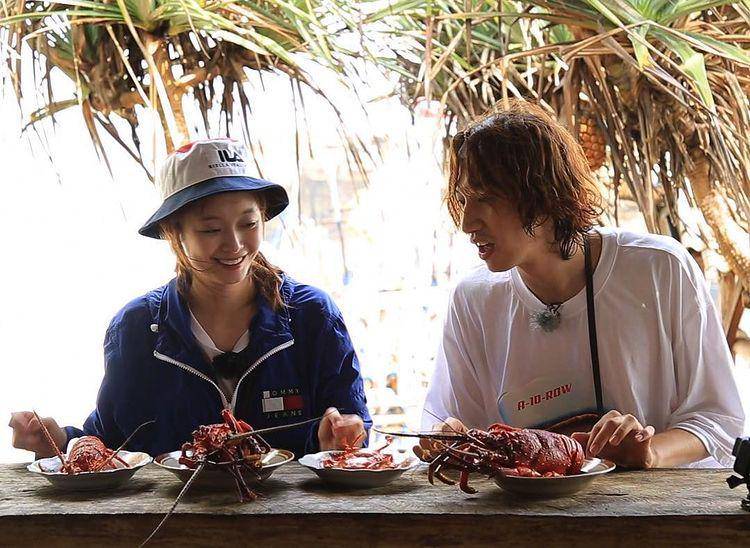 Lee Kwang Soo dan Jeon So Min di Yogyakarta (instagram.com/sbs_runningman_sbs)