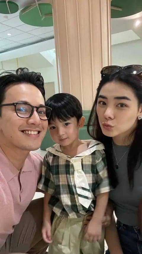 potret artis antar anak sekolah (instagram.com/billydavidson_)