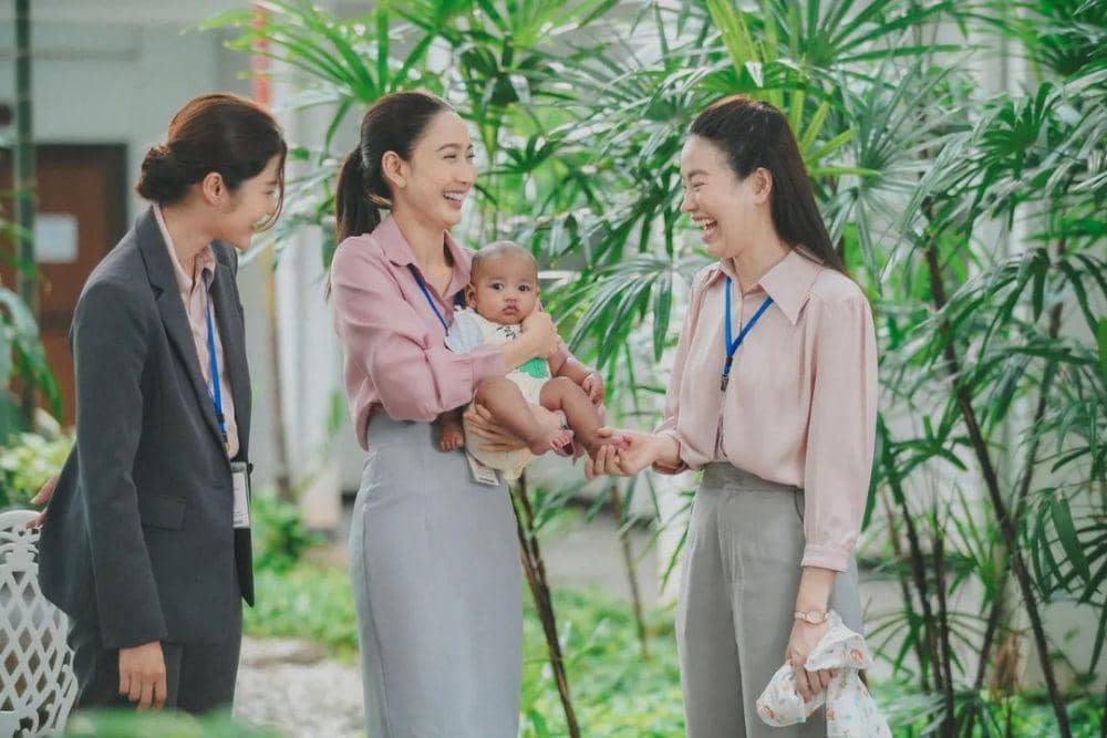 potret Taew Natapohn di drama Thailand Kissed by the Rain (instagram.com/taewaew_in_lakorn)