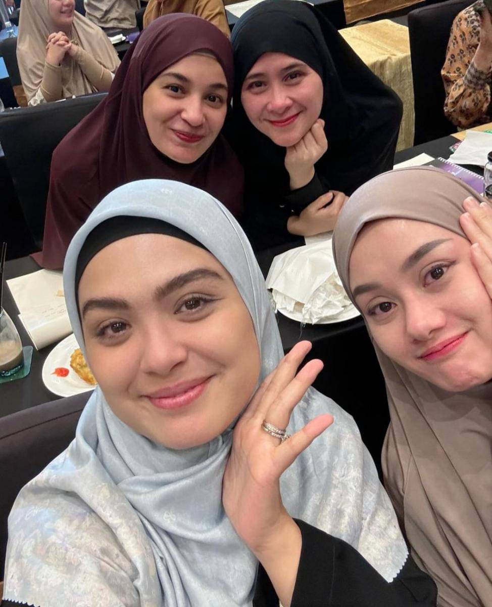 potret deretan artis yang mengikuti kajian ilmu pernikahan (instagram.com/shireensungkar)