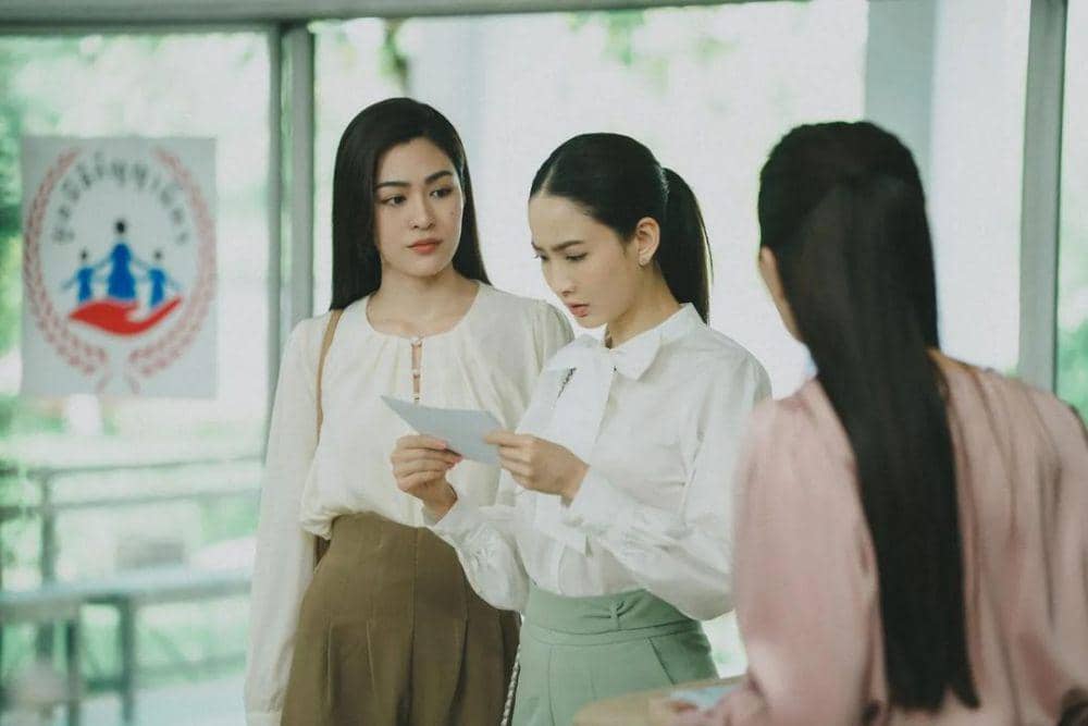 potret Taew Natapohn di drama Thailand Kissed by the Rain (instagram.com/taewaew_in_lakorn)