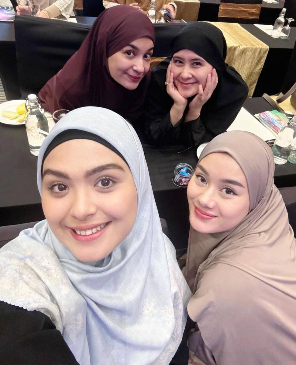 potret deretan artis yang mengikuti kajian ilmu pernikahan (instagram.com/shireensungkar)