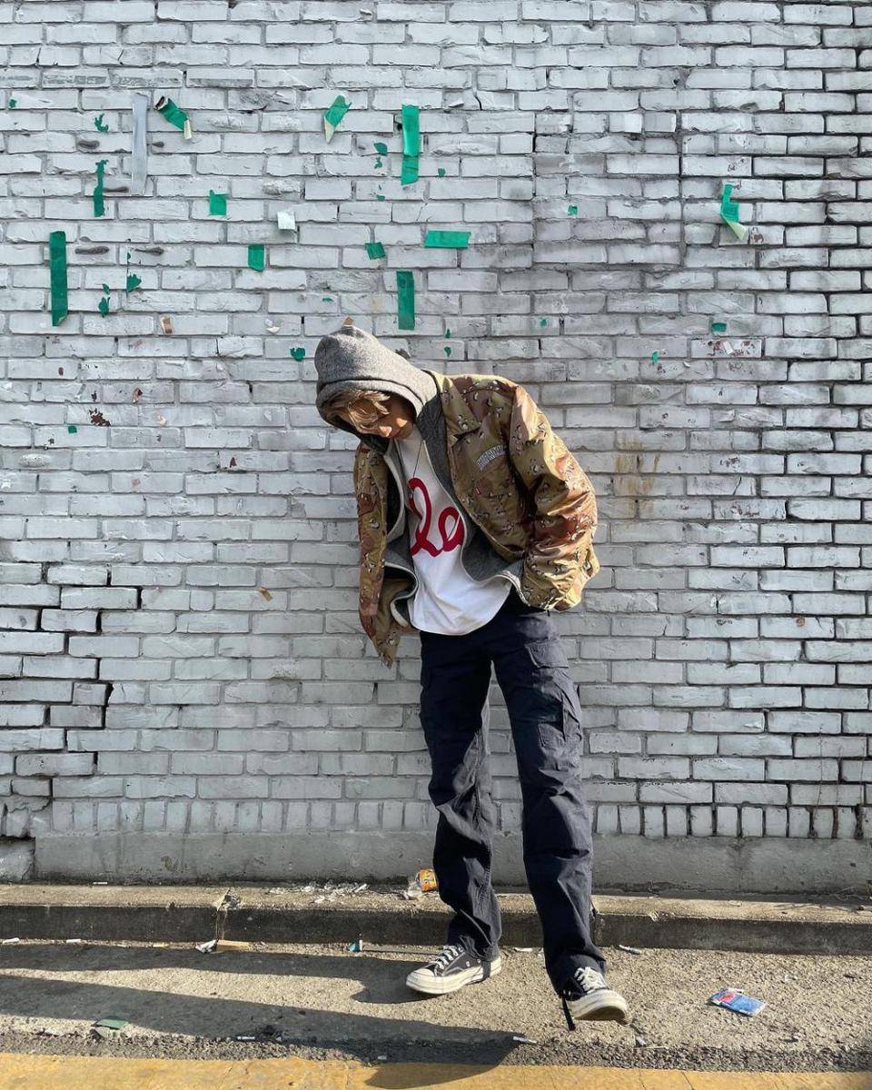 outfit street style ala Mark NCT (instagram.com/onyourm__ark)