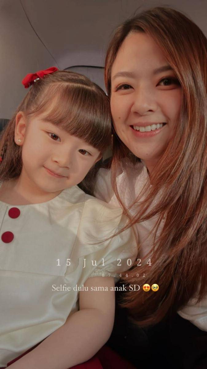 potret artis antar anak sekolah (instagram.com/frandaaa87)