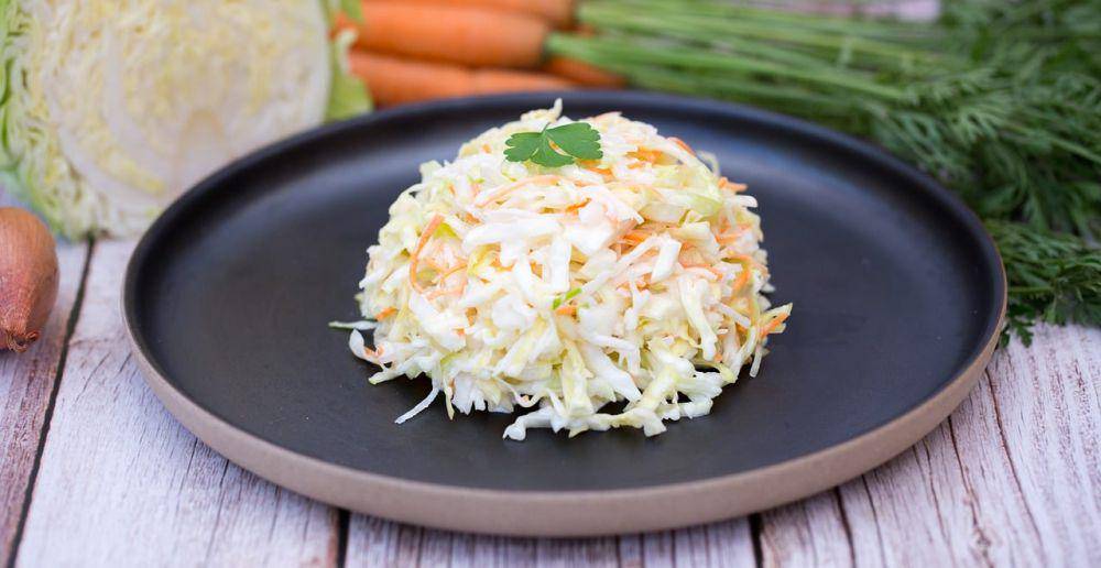 ilustrasi salad kol dan wortel (pixabay.com/Stefan Hennschen)