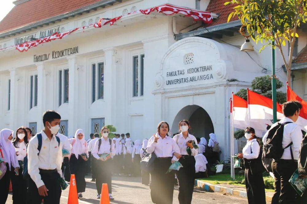Fakultas Kedokteran Universitas Airlangga (instagram.com/fk_unair)