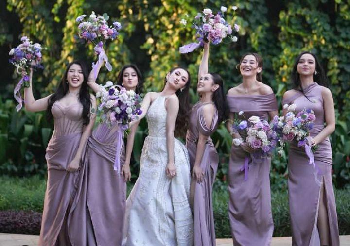 8 Inspirasi Gaun Bridesmaid ala Pernikahan Artis Indonesia