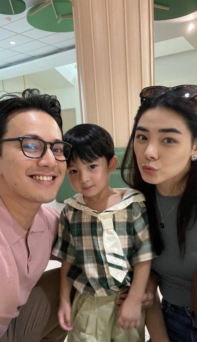 potret Billy Davidson antar anak di hari pertama sekolah (instagram.com/billydavidson_)