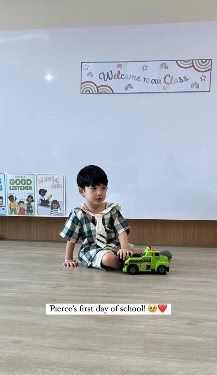 potret Billy Davidson antar anak di hari pertama sekolah (instagram.com/pattdevdex)