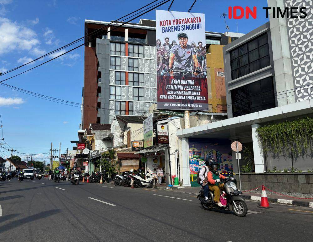 Baliho dukungan untuk Singgih maju Pilkada Kota Yogyakarta. (IDN Times/Herlambang Jati Kusumo)